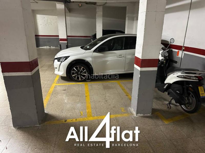 Foto 9c847dcd-9a7a-4903-a85b-8c84b020a694. Parking coche parking para moto funcional y accesible en el poblesec en Barcelona