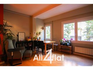 Location Appartement  Corsega. Piso de 94m2 ubicado en la vila de gracia con 2 habitaciones, 1