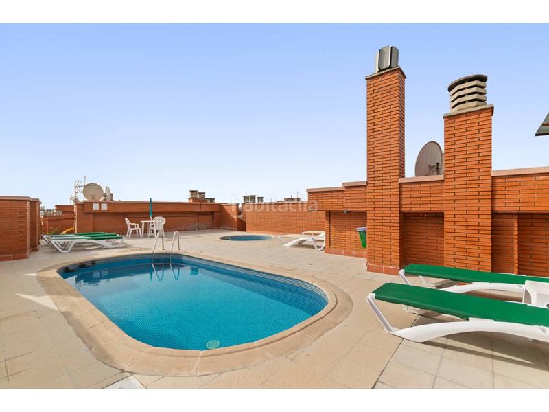 Foto 091043d3-9c1d-4ee6-880c-06f9315028cd. Piso  en venta con vistas panorámicas y piscina en vallcarca en Barcelona