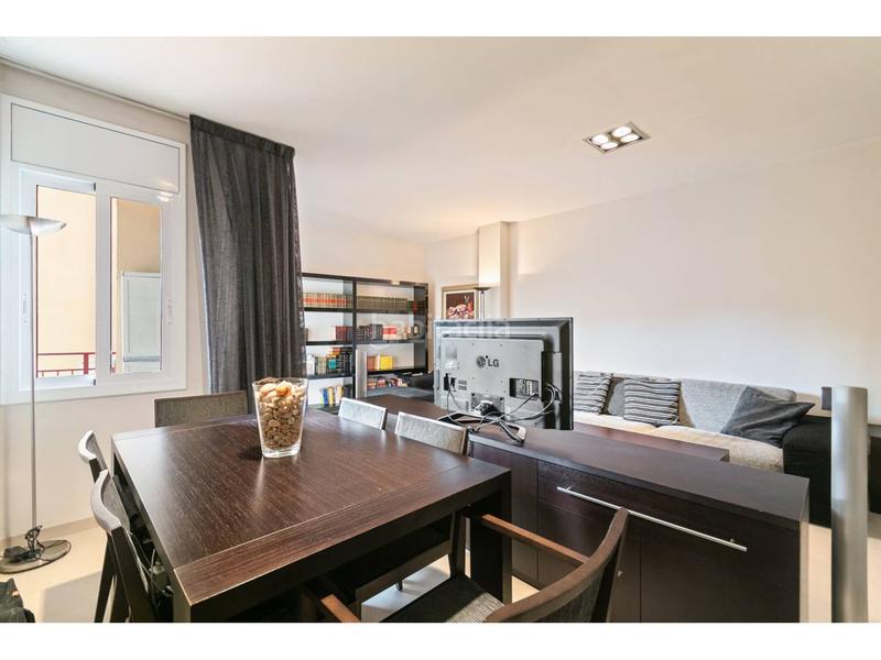 Foto 384f2bde-7645-4e26-96ec-558a882ca71f. Piso  en venta con vistas panorámicas y piscina en vallcarca en Barcelona