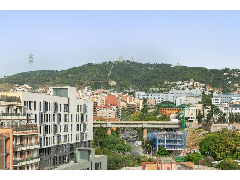 Foto 62f96efc-e2a0-412c-b369-be239765f472. Piso  en venta con vistas panorámicas y piscina en vallcarca en Barcelona