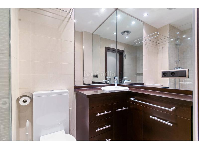 Foto 86e88aaa-9204-4aca-994c-19ec47ee0125. Piso  en venta con vistas panorámicas y piscina en vallcarca en Barcelona