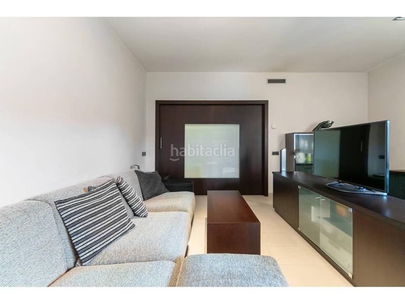 Foto c68479a5-3437-4e4a-9f8b-06426352462c. Piso  en venta con vistas panorámicas y piscina en vallcarca en Barcelona