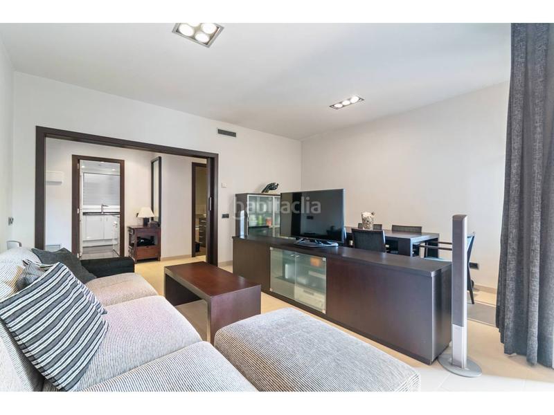 Foto c7e2cbbb-f6d5-4254-9f2a-374920bb618d. Piso  en venta con vistas panorámicas y piscina en vallcarca en Barcelona