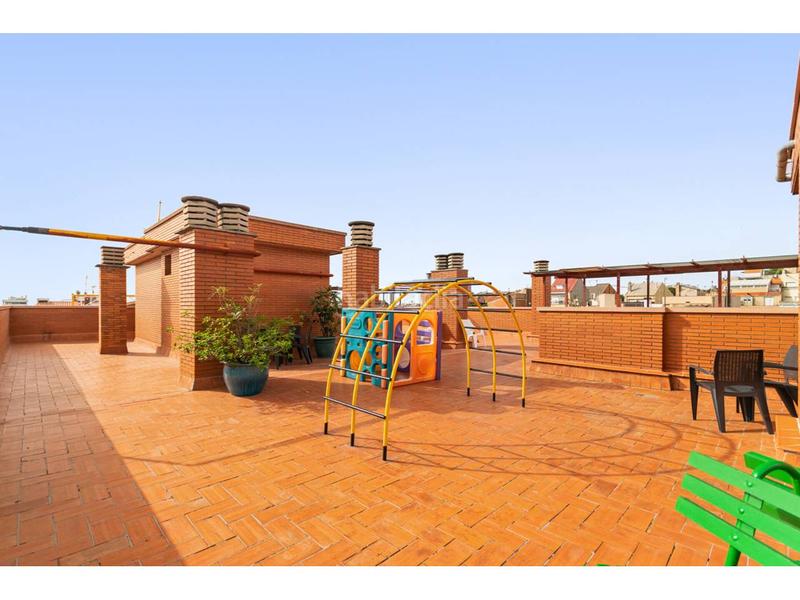 Foto cb774c2a-7b41-423d-b744-681a2b76c3b0. Piso  en venta con vistas panorámicas y piscina en vallcarca en Barcelona
