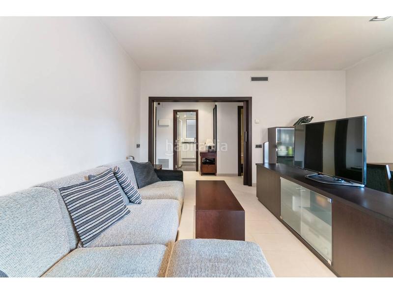Foto f283d695-194f-4455-a622-22c79158942d. Piso  en venta con vistas panorámicas y piscina en vallcarca en Barcelona