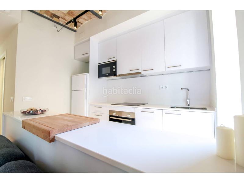 Foto 0278a9ea-d114-4069-8062-f05f8f786f46. Location attique avec chauffage dans Raval Barcelona