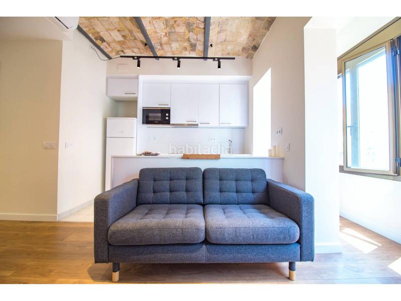 Foto 09d7c7fa-8aa9-40db-8fd7-07d820c94c97. Location attique avec chauffage dans Raval Barcelona