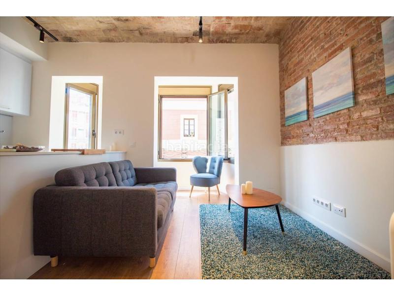 Foto 14bc99aa-e4c5-438f-aac0-3940aa2b51e8. Location attique avec chauffage dans Raval Barcelona