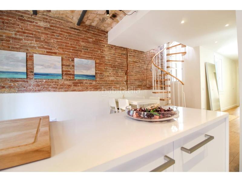 Foto 67d6ab15-ce5c-46fc-aa74-c03a52db0945. Location attique avec chauffage dans Raval Barcelona