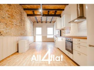 Location Local commercial  Galileu. Espectacular local  despacho reformado, con boveda catalana y co