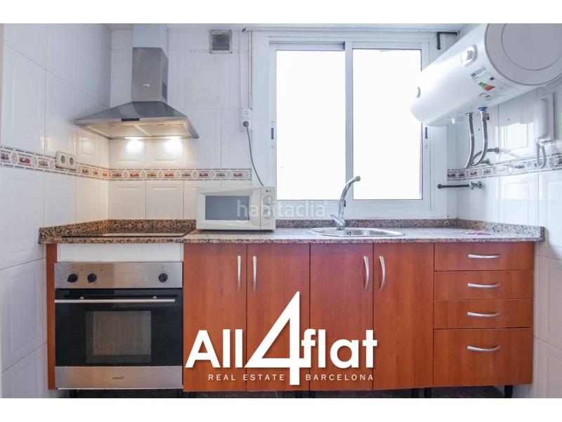 Foto 68f2a4ce-44ed-4b43-856a-df57f56b8a21. Rent flat in Gòtic Barcelona