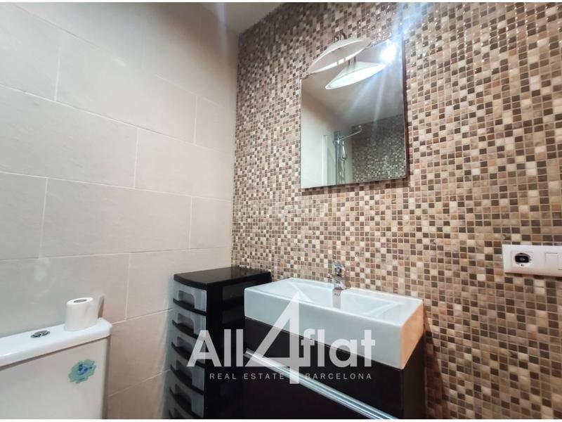 Foto a5926f04-39ac-4182-ad67-7e4df1788c2c. Miete etagenwohnung mit heizung in El Poble Sec - Parc de Montjuïc Barcelona