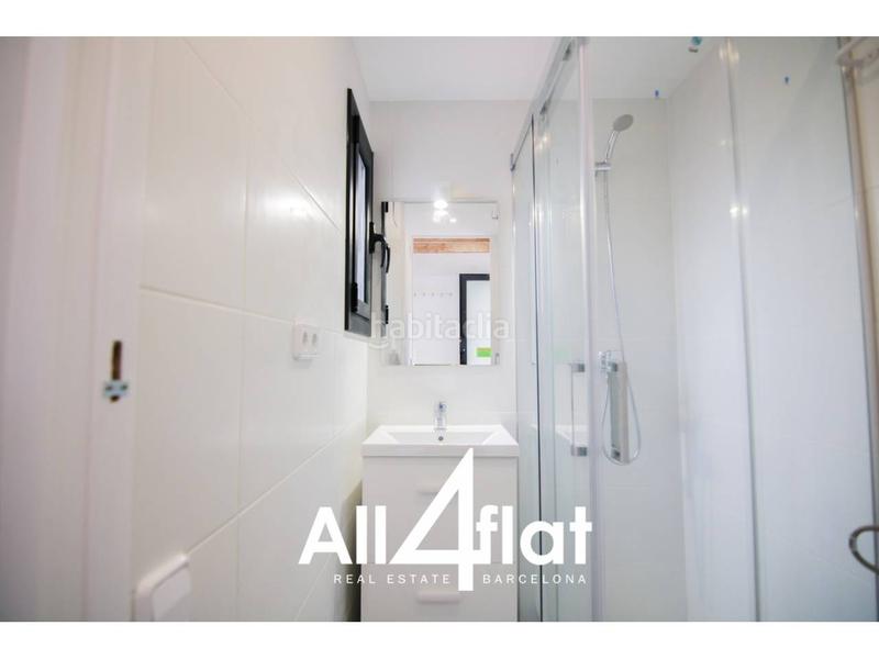 Foto 5b923075-a9ba-43f5-b28e-e3a2916d0c7d. Location attique avec chauffage dans El Clot Barcelona