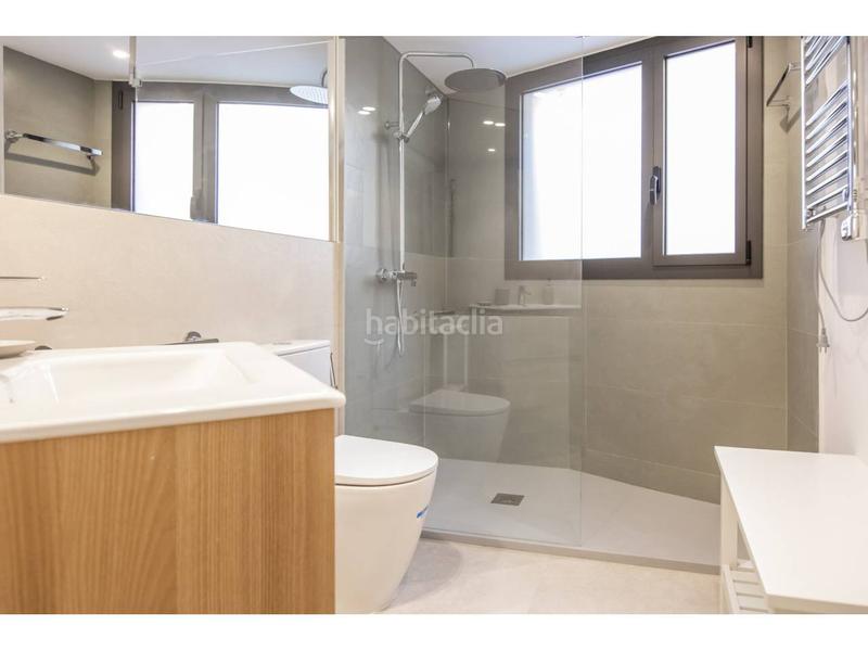 Foto aa38d15e-a95a-4f0a-84dc-d0b04bc613a6. Affitto duplex con riscaldamento in Guinardó Barcelona