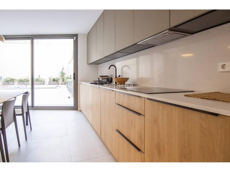 Foto 76ff851d-d94f-44c3-b856-cc0fe1f9bb0b. Miete zweistöckige wohnung mit heizung in Guinardó Barcelona