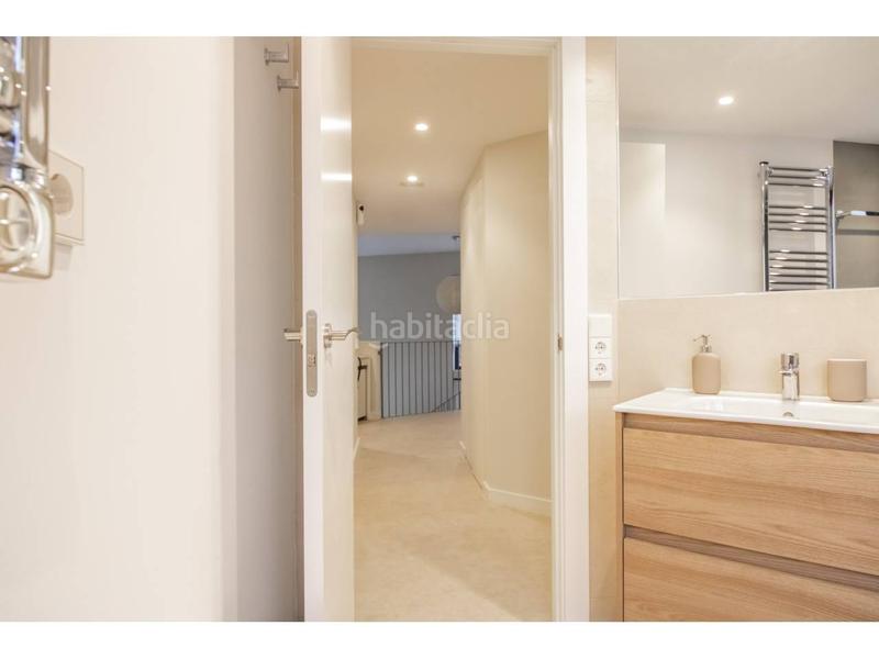 Foto 4ce11694-68b4-48a6-935e-4bc193a093d5. Rent duplex with heating in Guinardó Barcelona