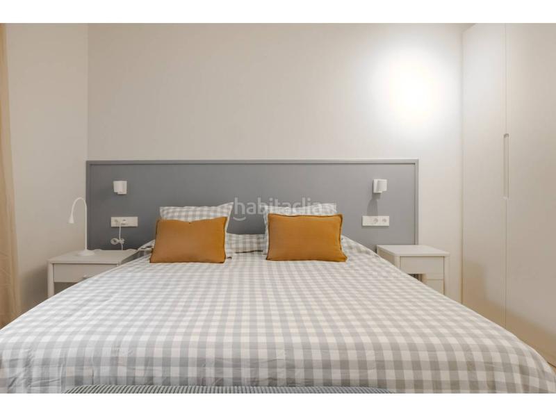 Foto 4e499bb9-64fb-4113-8c15-6f31dc568d0b. Rent duplex with heating in Guinardó Barcelona