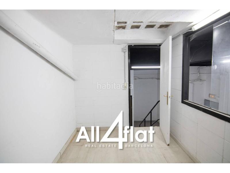 Foto 911cb798-099b-4f63-8aa3-da1c42f6d823. Alquiler local comercial amplio local en planta baja en zona comercial dEl Clot en Barcelona