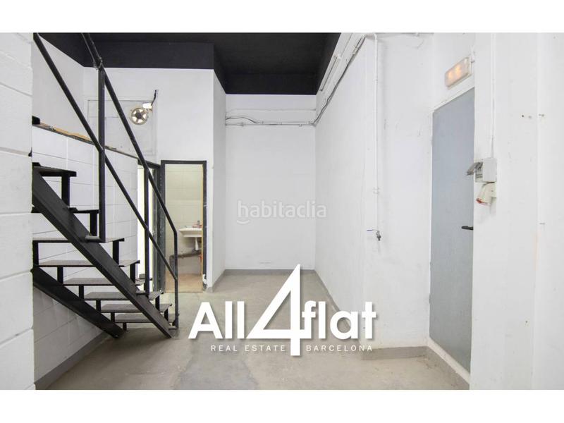 Foto c63f3f68-06f4-487f-bf1b-9ff994905caf. Alquiler local comercial amplio local en planta baja en zona comercial dEl Clot en Barcelona