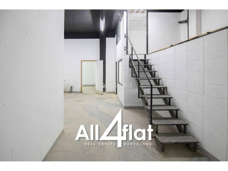 Foto f6b6d6e2-11dc-4eef-8b90-1755c13e33a4. Alquiler local comercial amplio local en planta baja en zona comercial dEl Clot en Barcelona