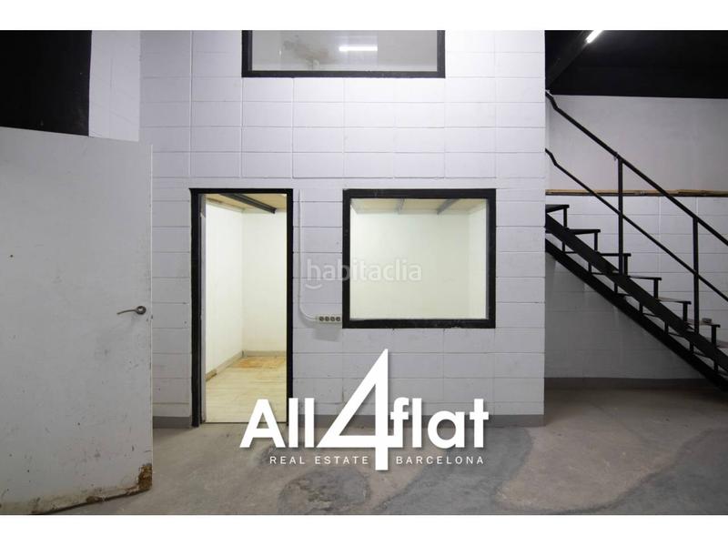 Foto 145d7231-4812-43f3-a6bc-46f904a3857a. Location local commercial dans El Clot Barcelona