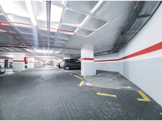 Aparcament cotxe a plaza doctor letamendi