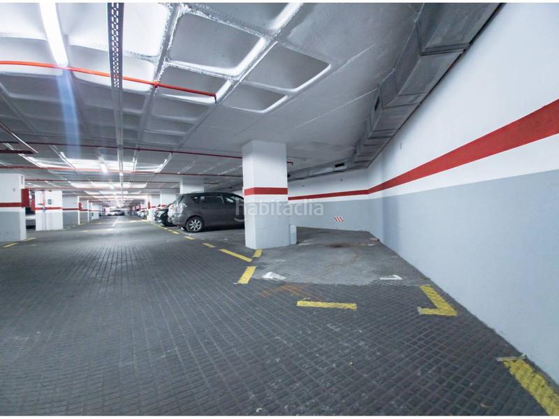 Foto e716baf9-f2ce-4f1a-8c6b-27ed32714c81. Parking voiture dans L´Antiga Esquerra de l´Eixample Barcelona