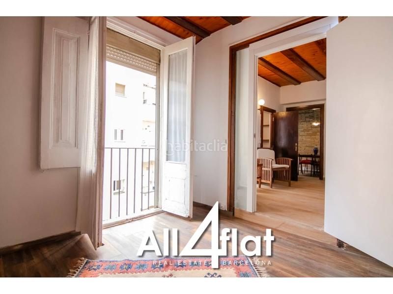 Foto 7c9ce3fb-763f-4699-bff5-2ee089276ffc. Rent flat with heating in Raval Barcelona