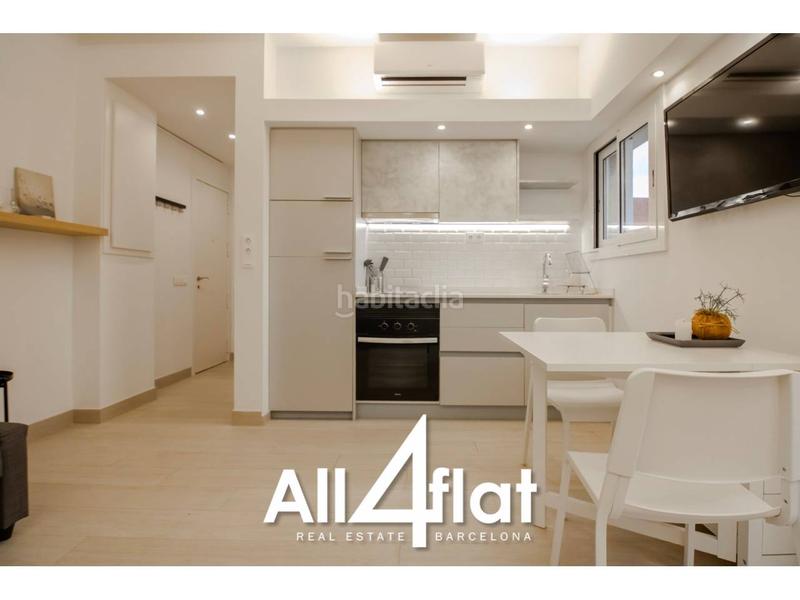 Foto 07df69c2-6590-4ab0-a82c-4e9d4cc261df. Alquiler piso moderno y soleado apartamento reformado en la Barceloneta con balcón y vistas cercanas al paseo marítimo en Barcelona