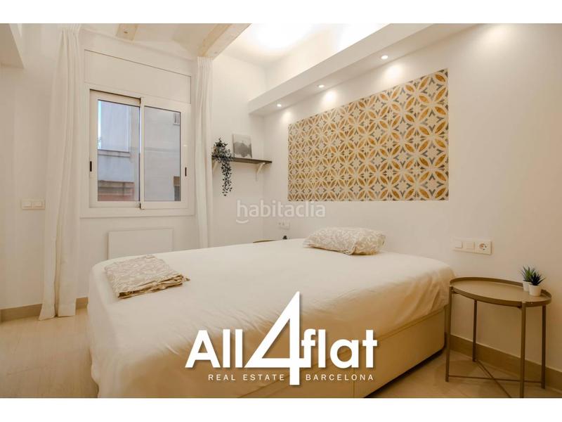 Foto 278ff513-af35-49b9-bbc5-4af3796f4905. Alquiler piso moderno y soleado apartamento reformado en la Barceloneta con balcón y vistas cercanas al paseo marítimo en Barcelona