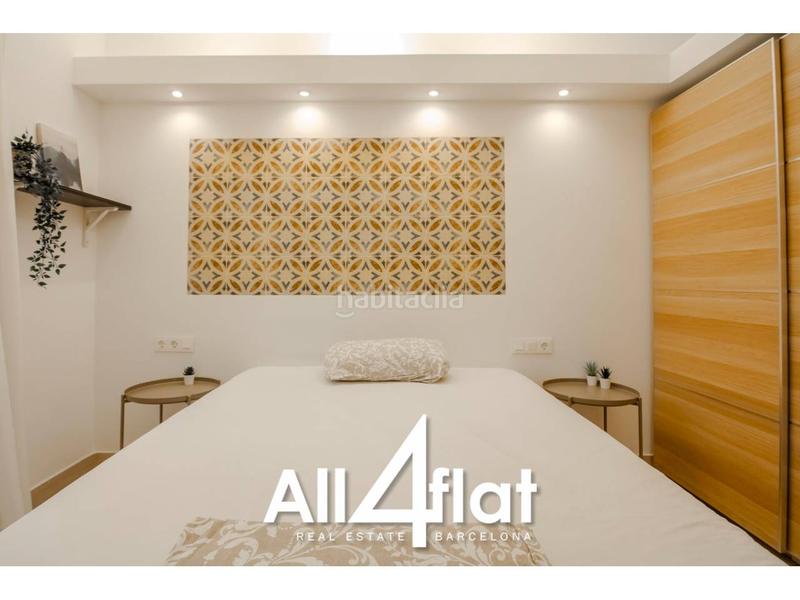 Foto a4661b0a-5cd1-44eb-8e32-09a5efe849f6. Alquiler piso moderno y soleado apartamento reformado en la Barceloneta con balcón y vistas cercanas al paseo marítimo en Barcelona