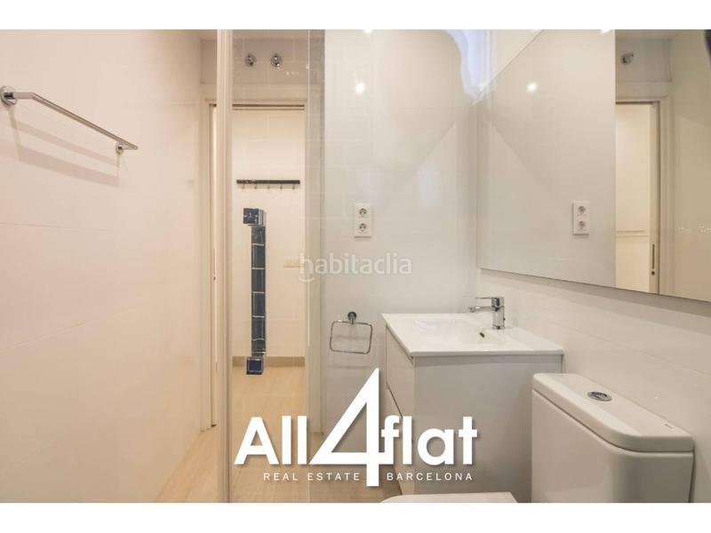 Foto aca0081d-3807-4d00-9a2f-56f2f534412c. Alquiler piso moderno y soleado apartamento reformado en la Barceloneta con balcón y vistas cercanas al paseo marítimo en Barcelona