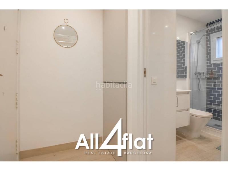 Foto adc9b7b8-55a1-4966-b8bb-02267bbdfdfe. Alquiler piso moderno y soleado apartamento reformado en la Barceloneta con balcón y vistas cercanas al paseo marítimo en Barcelona