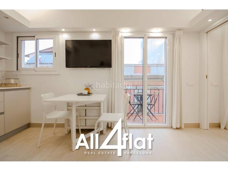 Foto bed755a7-8048-426c-9e6b-94da417ce50c. Alquiler piso moderno y soleado apartamento reformado en la Barceloneta con balcón y vistas cercanas al paseo marítimo en Barcelona