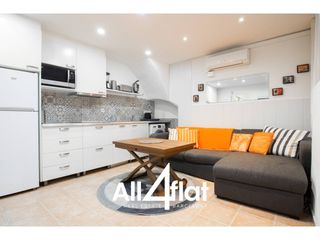 Pis  Calle baluard. Piso de 37m2 en la barceloneta, 1 habitación doble, 1 baño compl