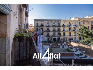 Pis  Calle ample. Exclusiva oportunidad de inversión en el barri gòtic