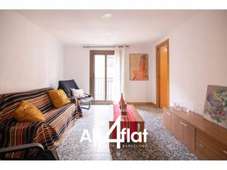 Lloguer Pis  Calle nou de la rambla. Oportunidad piso de 130m2 con 4 habitaciones dobles y dos despac