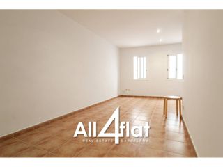 Loft  Calle josep oriol. Loft de 34m2 en ciutat vella con una habitacion doble, cocina eq