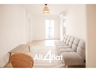 Flat  Calle riera baixa. Vive el encanto del raval en un piso reformado y lleno de luz