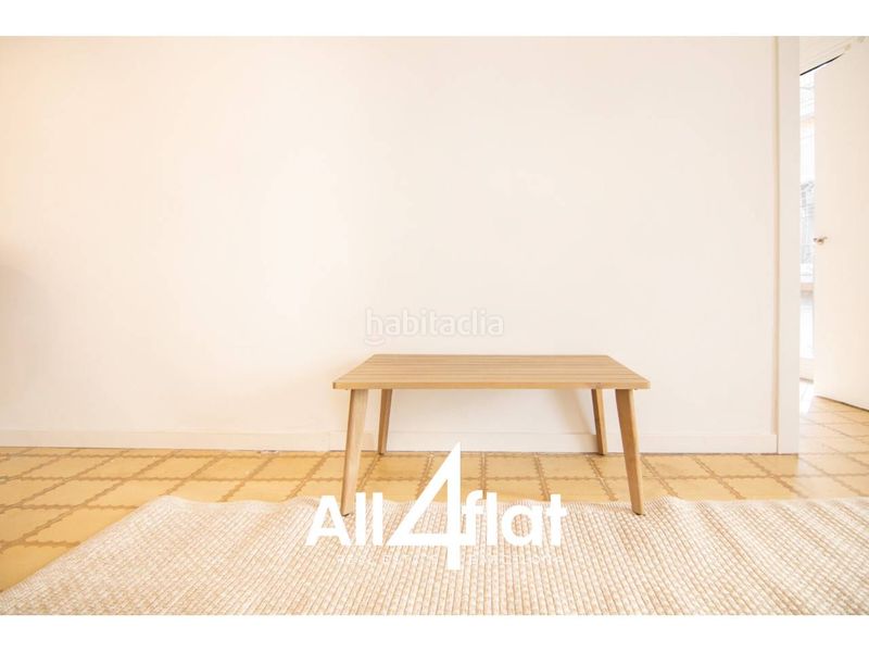 Foto 0a077540-a565-46f0-a23d-ca1ad1092744. Pis a Raval Barcelona