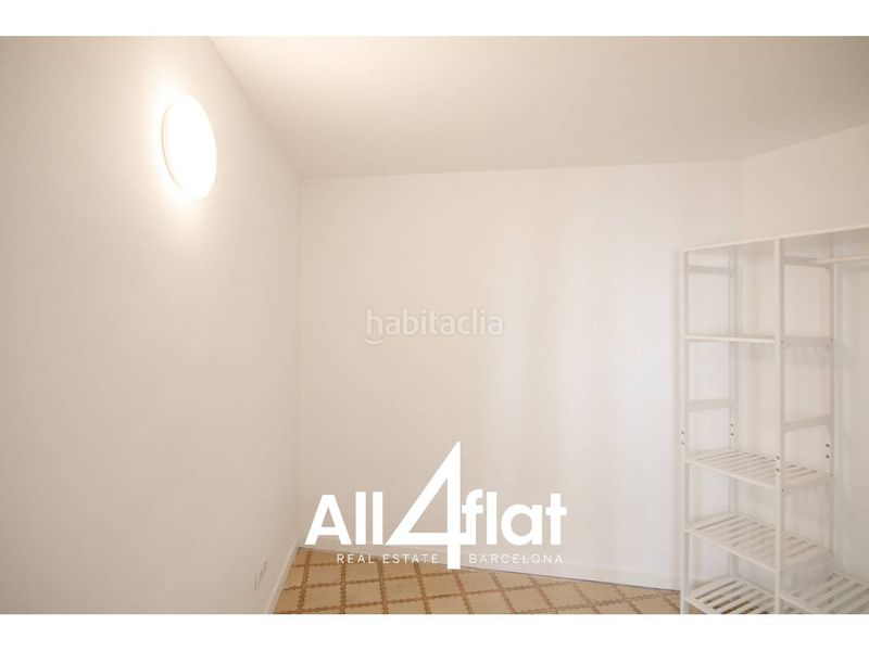 Foto 42bea729-8a30-4631-b0ef-acd80ad3d7f2. Pis a Raval Barcelona
