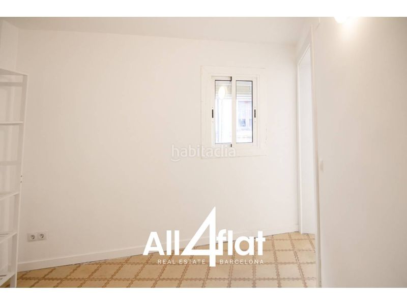 Foto ee925c04-bd58-4cbd-95e4-d4224ec0b3da. Pis a Raval Barcelona