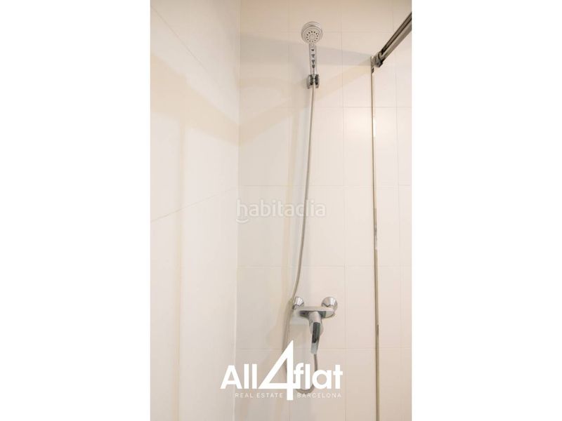 Foto c61f45d2-0068-4268-8531-a996f4f5fb92. Pis a Raval Barcelona