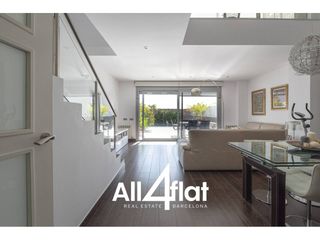 Rent House  Calle mileva maric. Espectacular casa unifamiliar de 286 m en hospitalet, tiene 4 ha