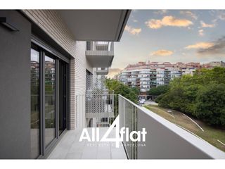 Rent Flat  Calle ramón turró. Obra nueva en el poblenou 3 habitaciones, parking, ascensor  pis