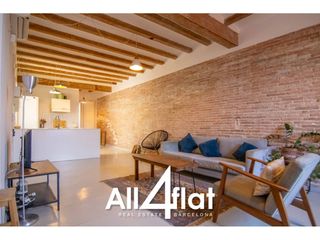 Rent Flat  Calle robador. Piso en ciutat vella con 1 habitacion, baño completo, cocina equ