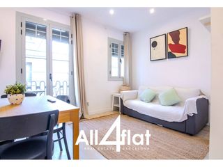 Rent Flat  Calle andrea doria. Piso de 42 m2 ubicado en la barceloneta con 1 habitaciones, 1 ba