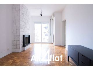 Lloguer Pis  Calle mistral. Piso amueblado de 3 habitaciones y 2 ba�os, muy luminoso y con u