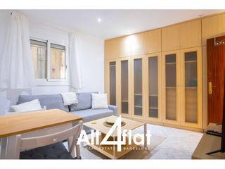 Rent Flat  Calle carrer de la mare de d�u dels �ngels. Teixonera, piso de 50m, 2 habitaciones, 1 ba�o, semiamueblado